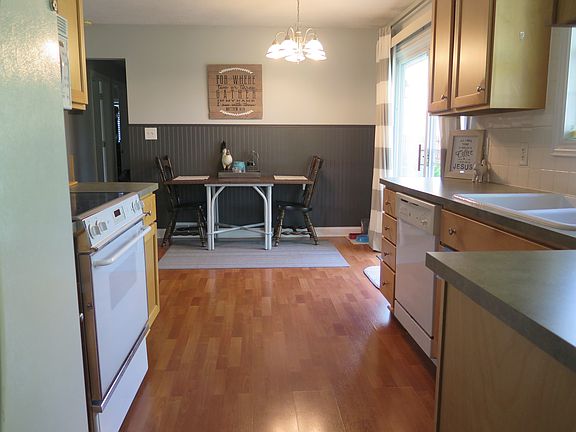 5th image of 2546 Miles Standish Dr