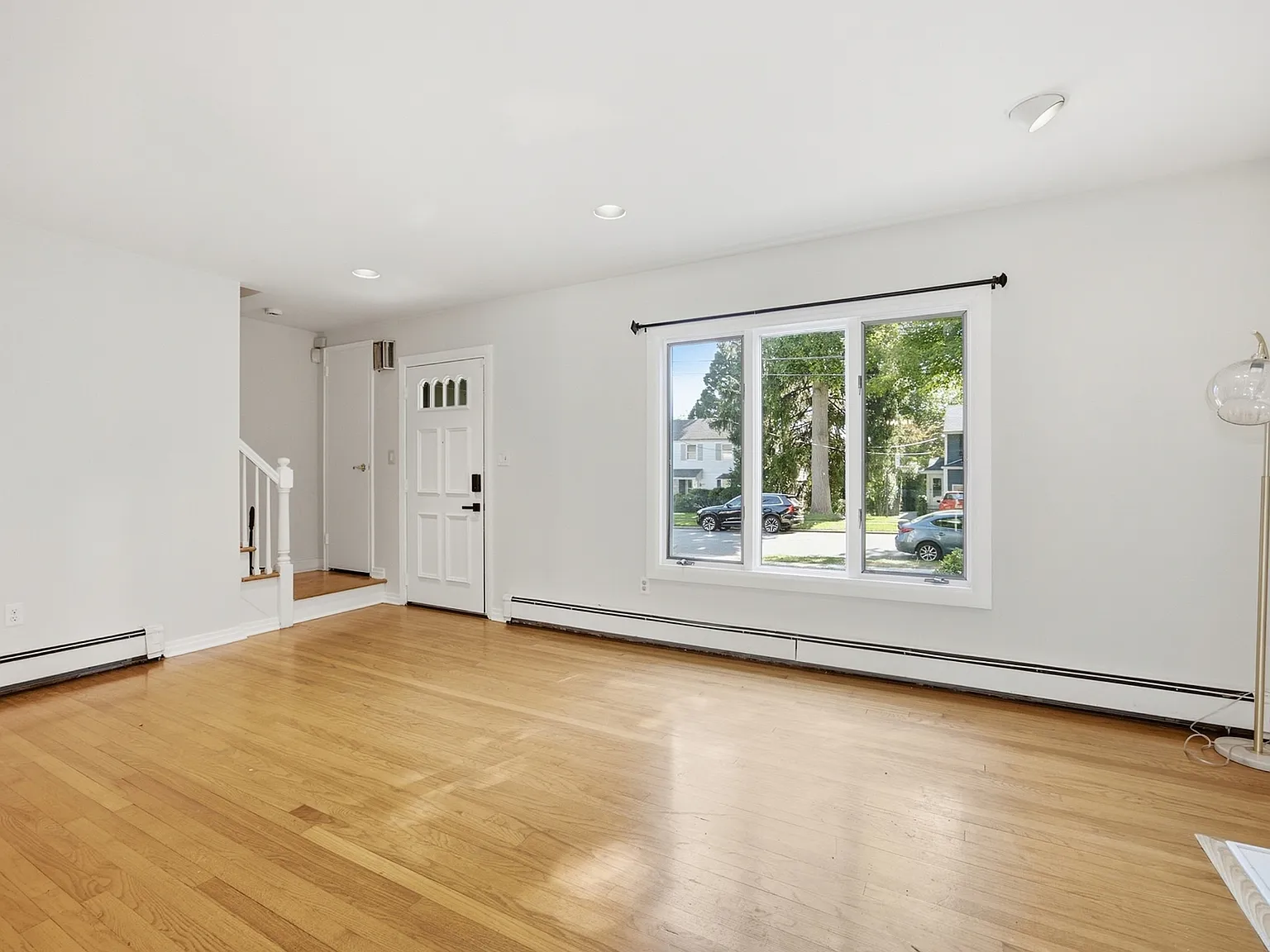 4 bed, 1.5 bath, $4,500 — Photo 3