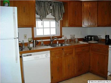 3rd image of 1 Westbrook Dr