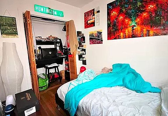 5th image of 301 W 20th St #A3