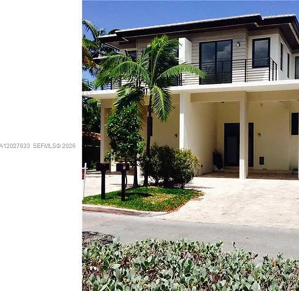 Tropical Isles Homes — Photo 2