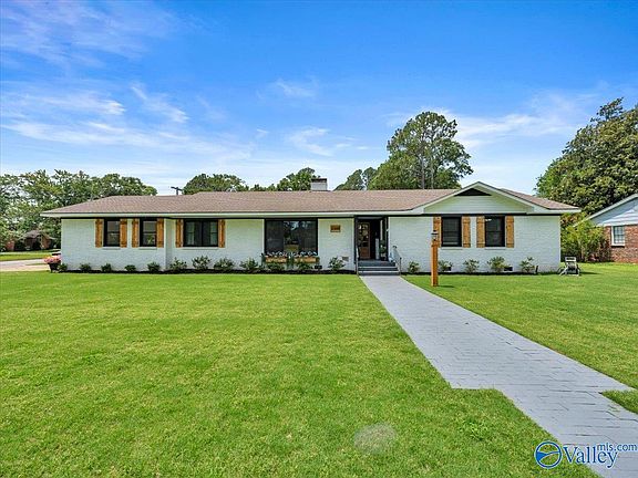 2nd image of 2305 Pennylane SE
