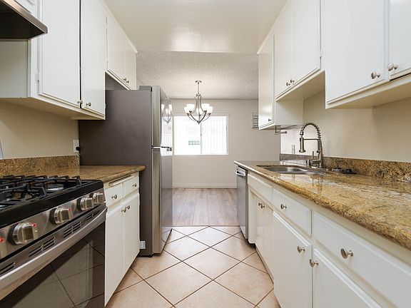 4th image of 3655 Clarington Ave APT 2