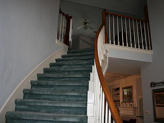 BEAUTIFUL STAIRCASE
