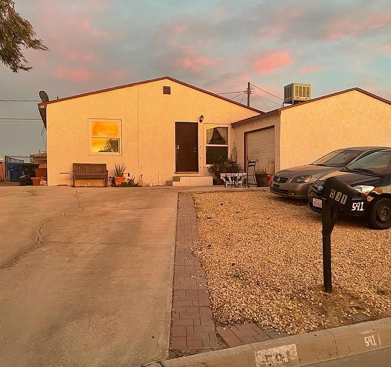 1st image of 591 Lillian Dr