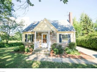 3221 S Hametown Rd, Barberton, OH 44203