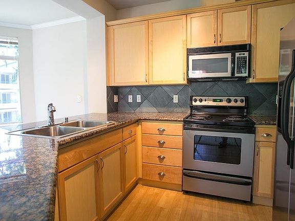 4th image of 7805 170th Pl NE APT 409