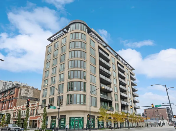 1550 N Clark St APT 703, Chicago, IL 60610