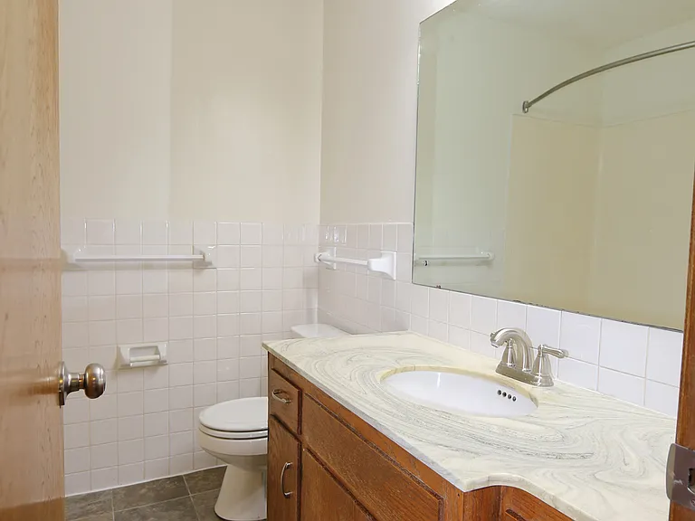 Apache Manor Apartments — Photo 16