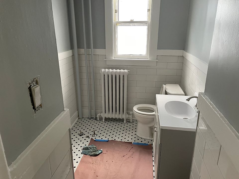 2nd image of 17 Maplewood St Unit 1