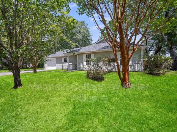 7 Grandiflora Ln, Beaufort, SC 29907