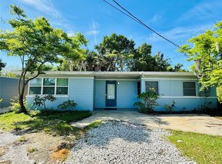 1202 E Caroline St, Tavares, FL 32778