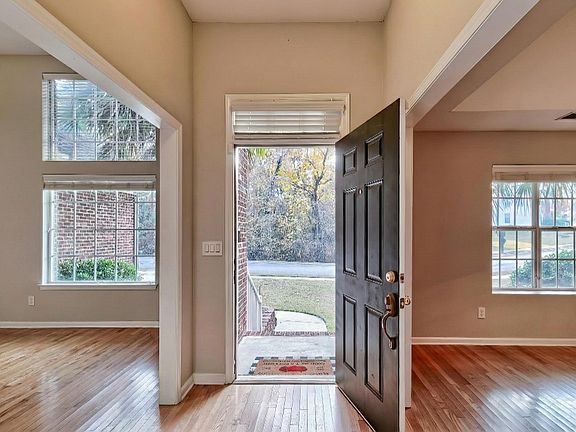 5th image of 337 Poets Walk