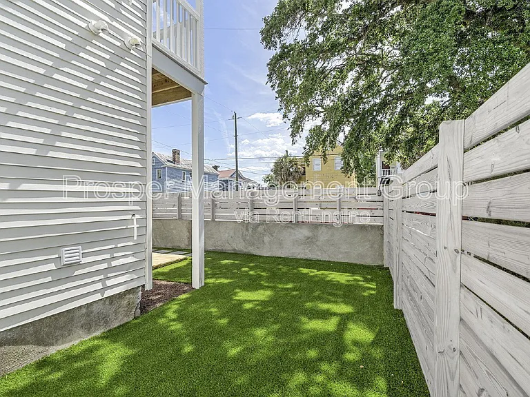 22 Nunan St #A — Photo 21