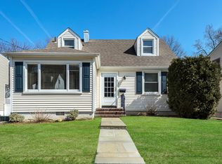 21 Cantitoe Rd, Yonkers, NY