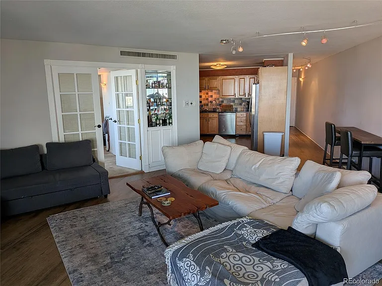 550 E 12th Ave #1008 — Photo 6
