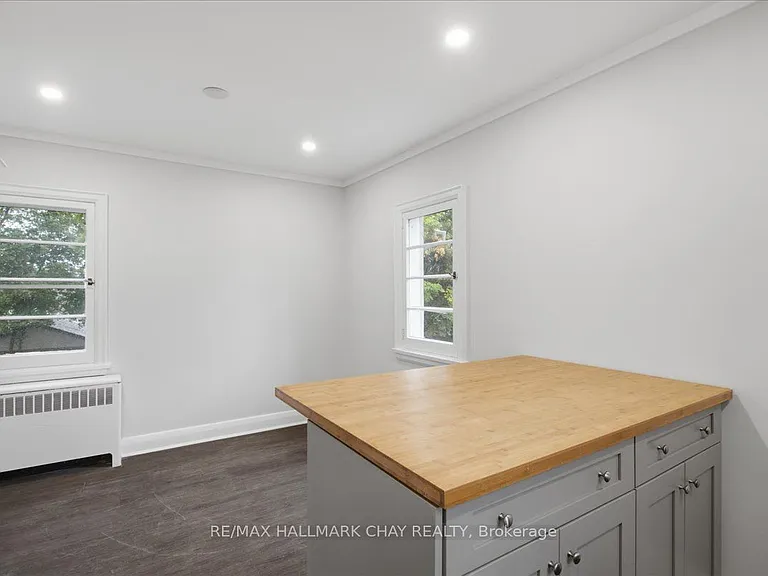 15 Parkside Dr #2 — Photo 11
