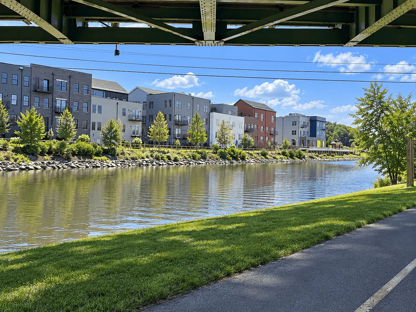 Westport Crossing — Photo 2
