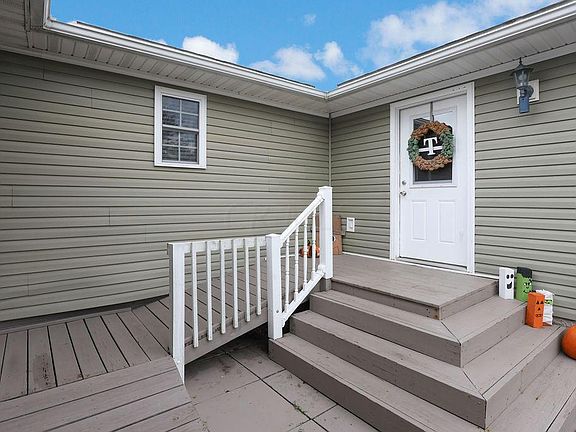 5th image of 8885 Blackrun Rd