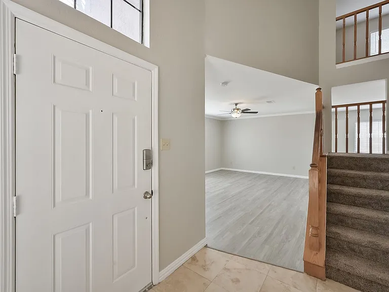 1521 Stratford Dr — Photo 23