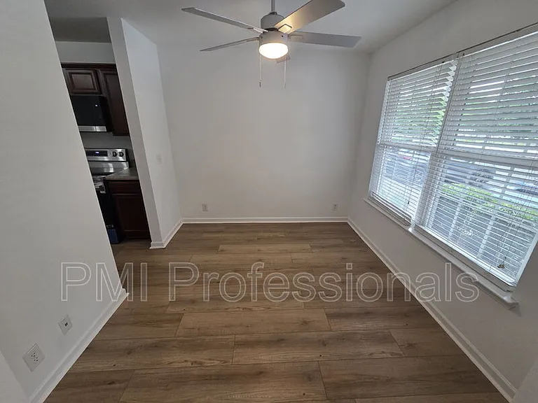 108 Oak Valley Cir — Photo 2