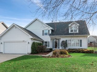 377 Camden Pl, Vernon Hills, IL