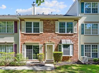 39 Chambord Ct, Hamilton, NJ 08619