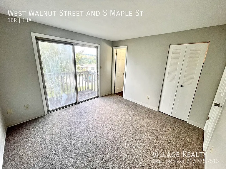 W Walnut St — Photo 18