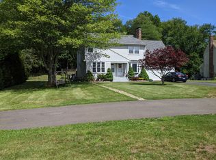 30 Spur Ln, Newington, CT 06111