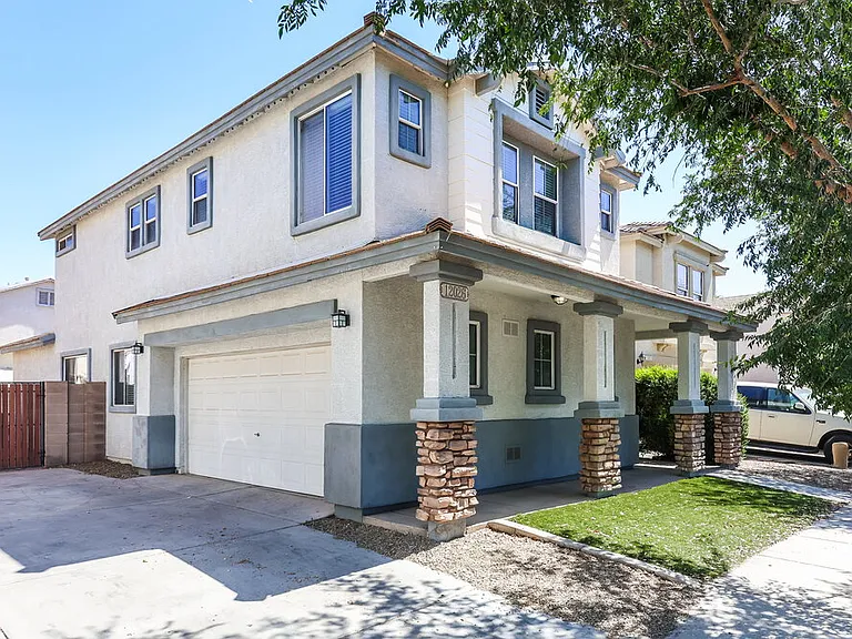12026 W Yuma St — Photo 4
