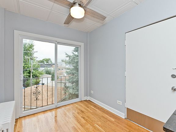 4th image of 4139 W Leland Ave #2E