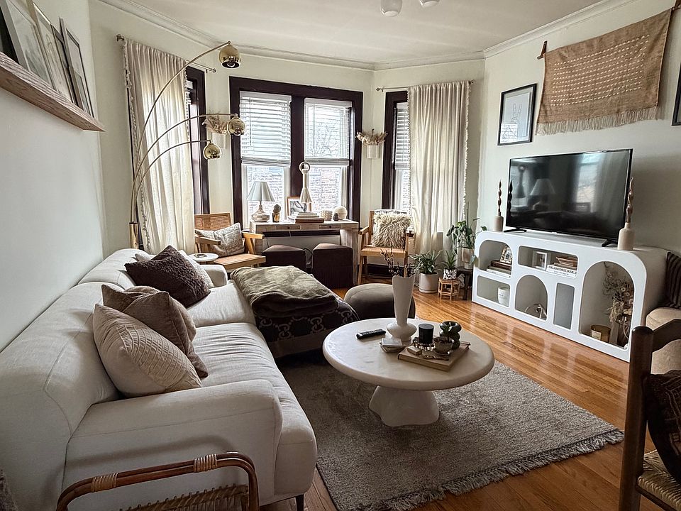 1st image of 4347 N Keeler Ave APT 3E
