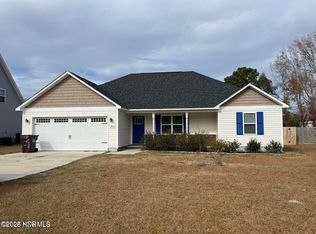 304 Vintage Ct, Hubert, NC 28539