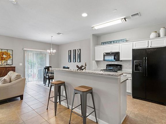 4th image of 1620 Bryant Dr Unit 701