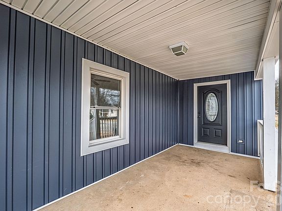 3rd image of 636 Central Dr NW