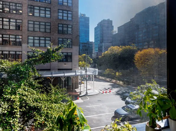 255 Hudson Street image 2 of 8