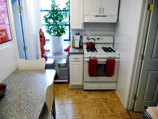 Sold by Leiter Realty Group LLC | media 7