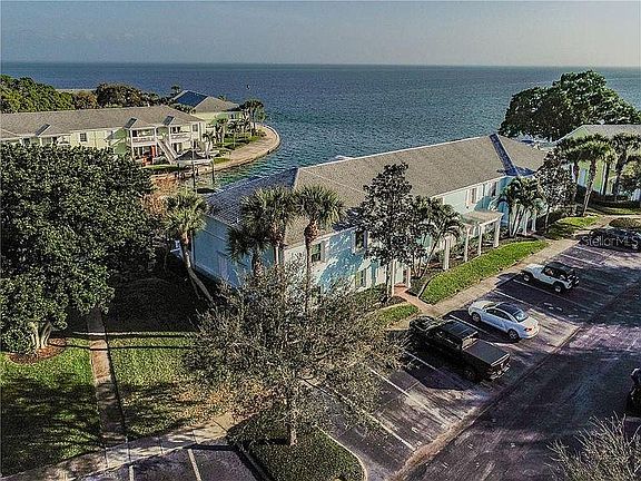 3rd image of 5202 Beach Dr SE APT D