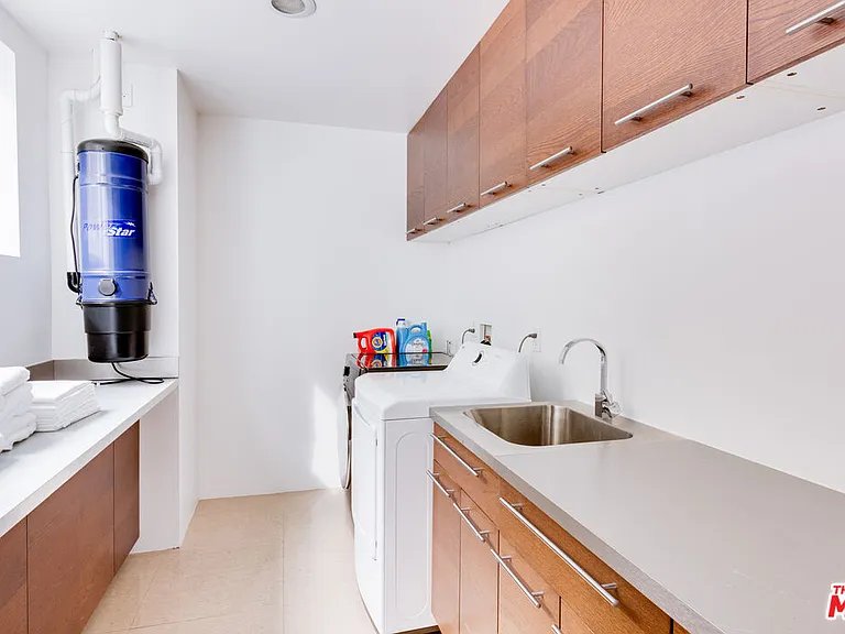 12148 Travis St — Photo 17