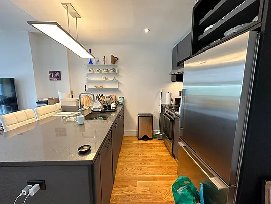 Rented by AYM NYC LLC | media 4