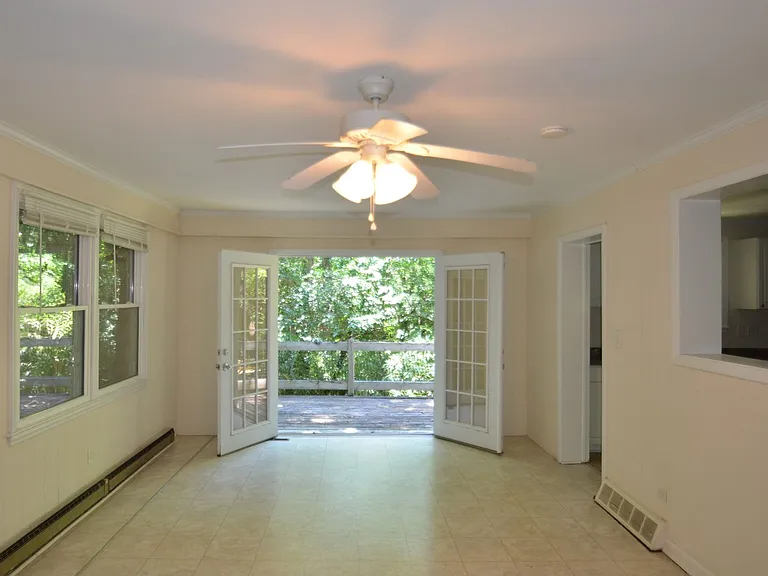 401 Severin St — Photo 4