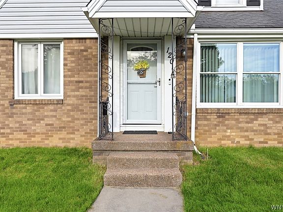 4th image of 120 Sherwin Dr