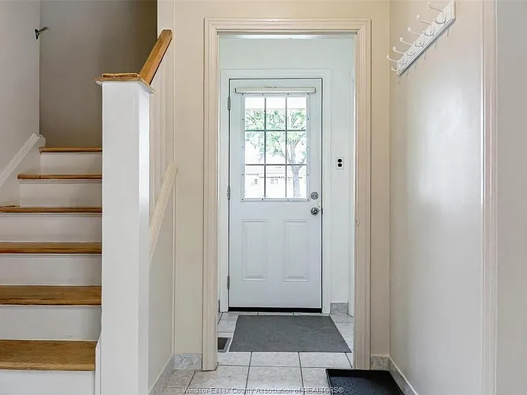 2163 College Ave — Photo 5