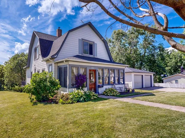 912 West Ave, Zumbrota, MN 55992
