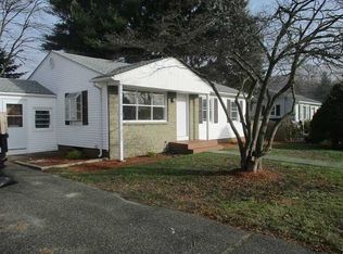 66 Woodbine St, Riverside, RI 02915