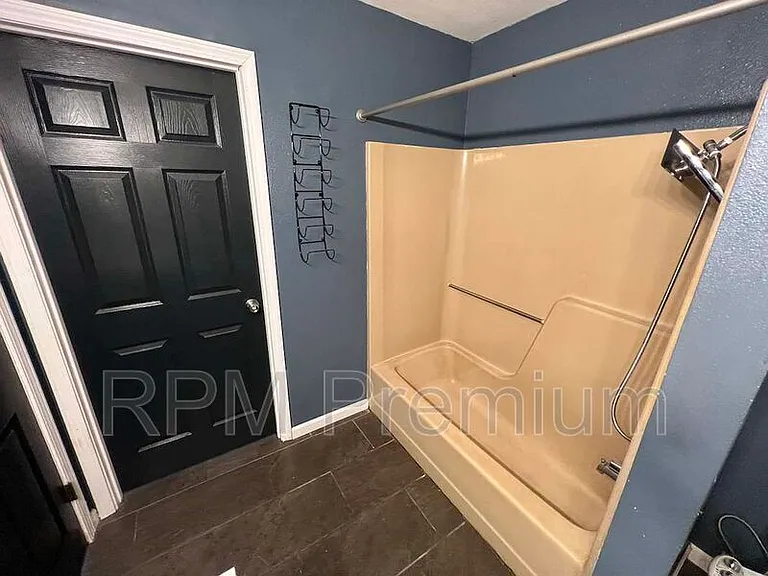 8725 Fairoaks St — Photo 21