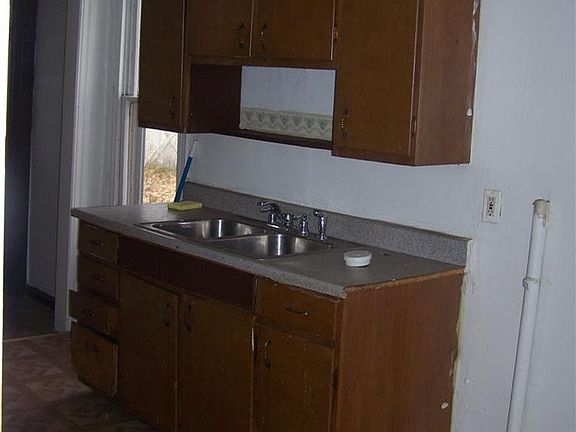 4th image of 3730 W 36th St