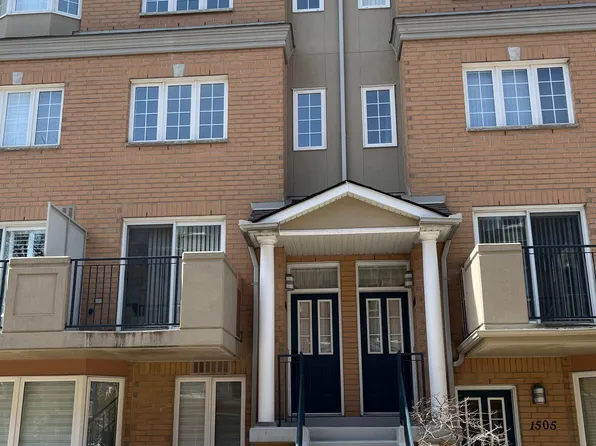 28 Sommerset Way #1502, Toronto, ON M2N 6W7