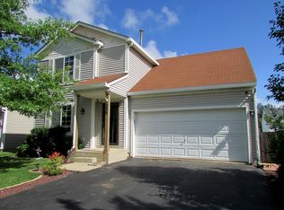 230 Churchill Ct, Round Lake Beach, IL