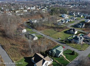 73 Keyser Terrace Roanoke Ln, Scranton, PA 18504